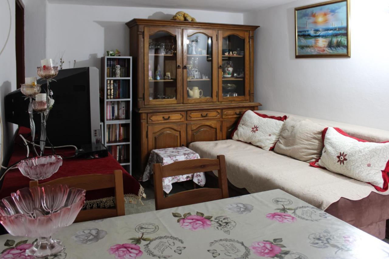Apartman Lana Petrovac Exterior photo